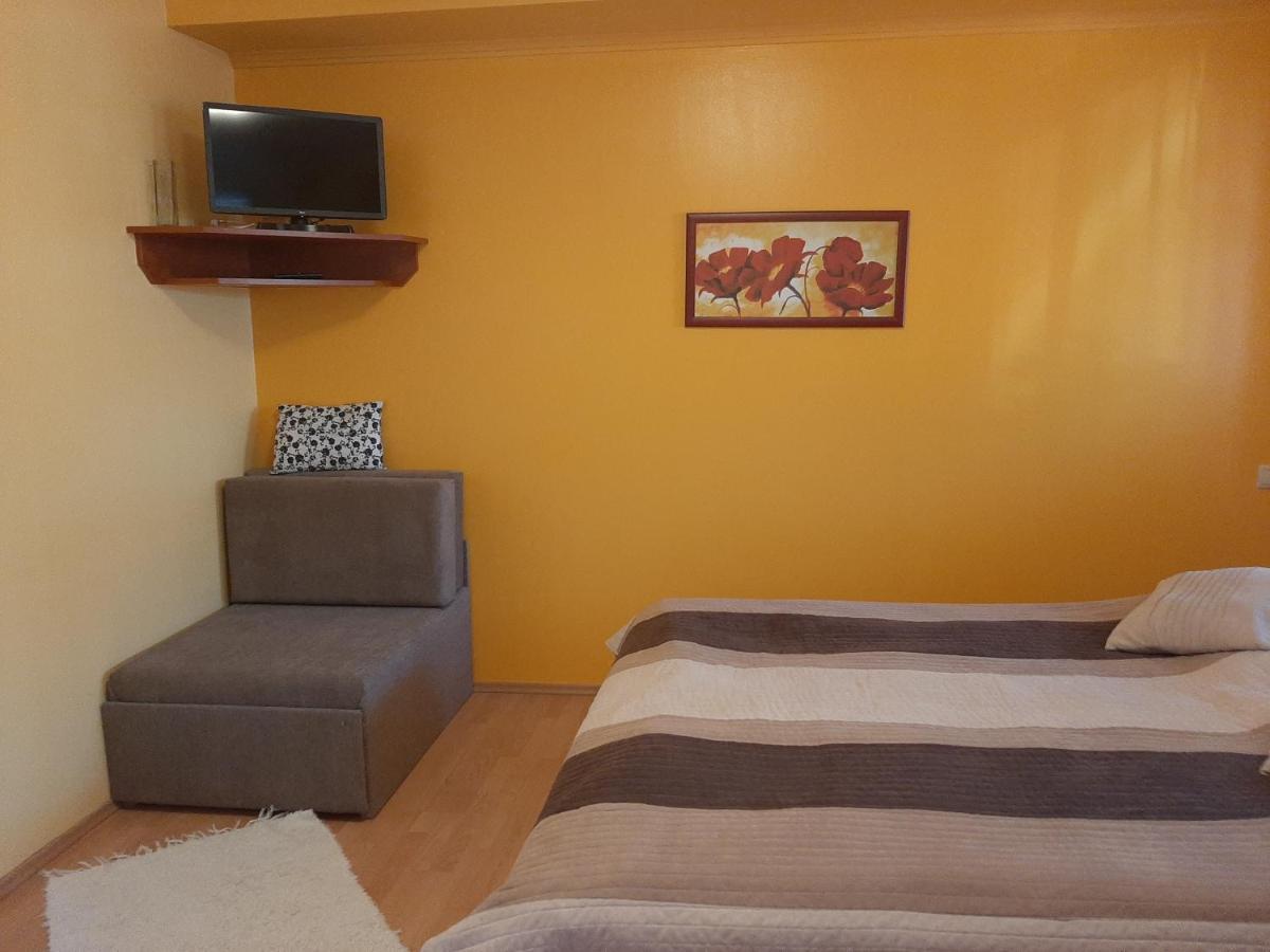 Aqua Apartman Gyula Exterior photo