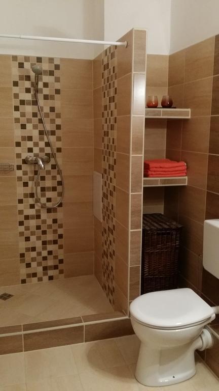 Aqua Apartman Gyula Exterior photo